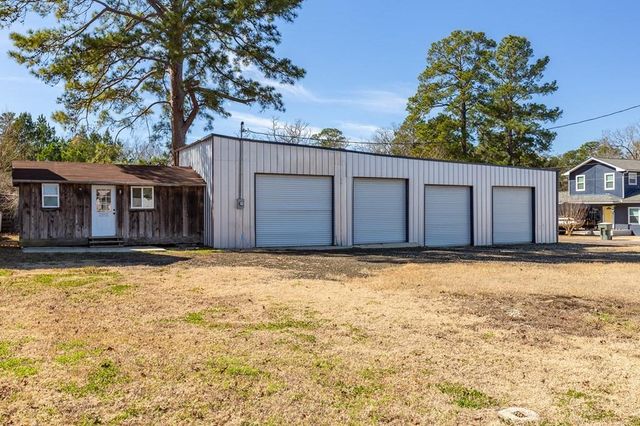 195 Lakeside Drive, Zavalla, TX 75980