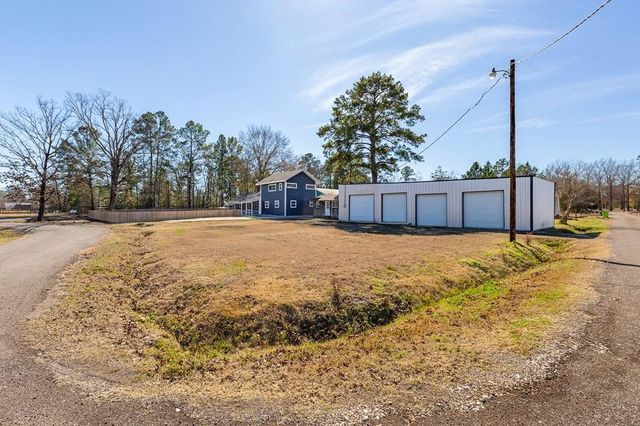 195 Lakeside Drive, Zavalla, TX 75980