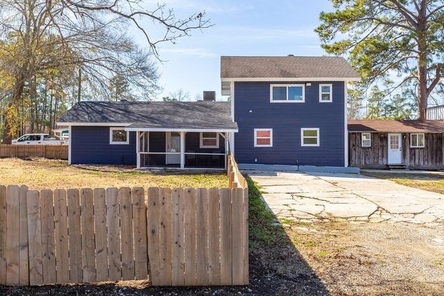 195 Lakeside Drive, Zavalla, TX 75980