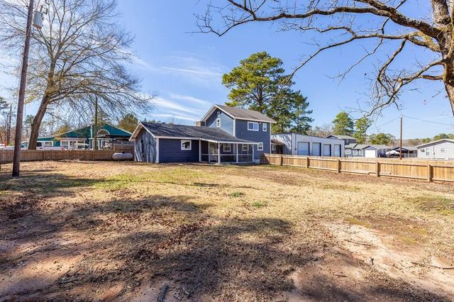 195 Lakeside Drive, Zavalla, TX 75980