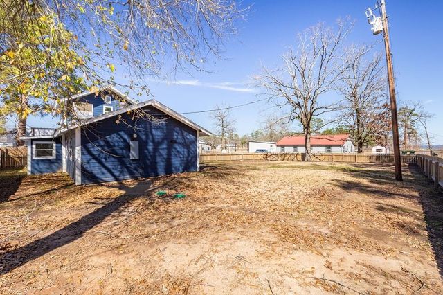 195 Lakeside Drive, Zavalla, TX 75980