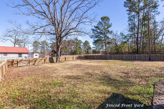 195 Lakeside Drive, Zavalla, TX 75980
