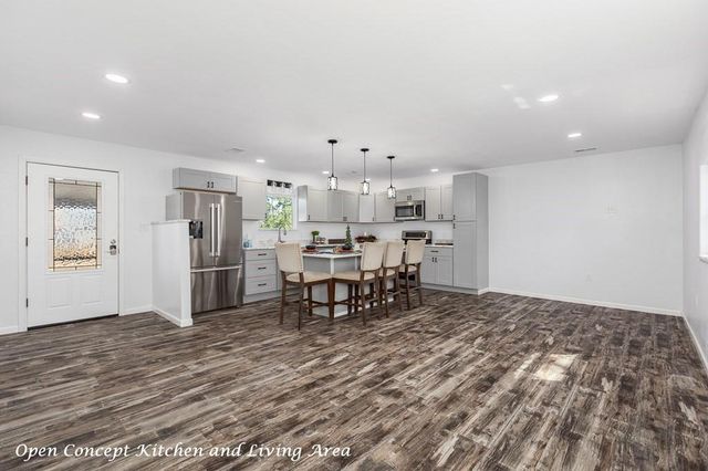 195 Lakeside Drive, Zavalla, TX 75980