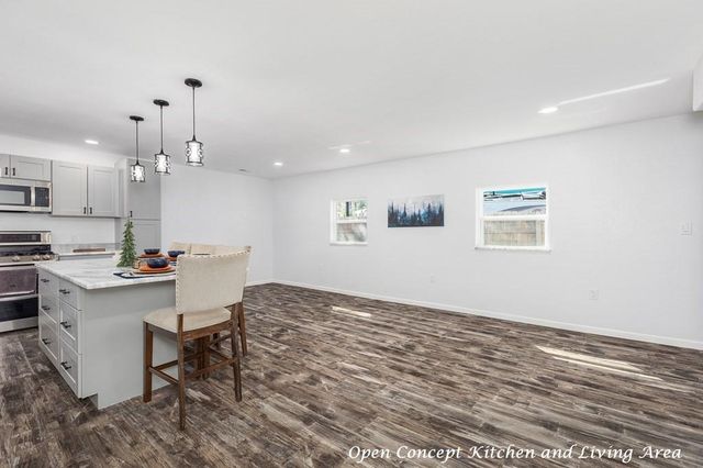 195 Lakeside Drive, Zavalla, TX 75980