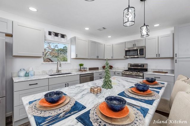 195 Lakeside Drive, Zavalla, TX 75980