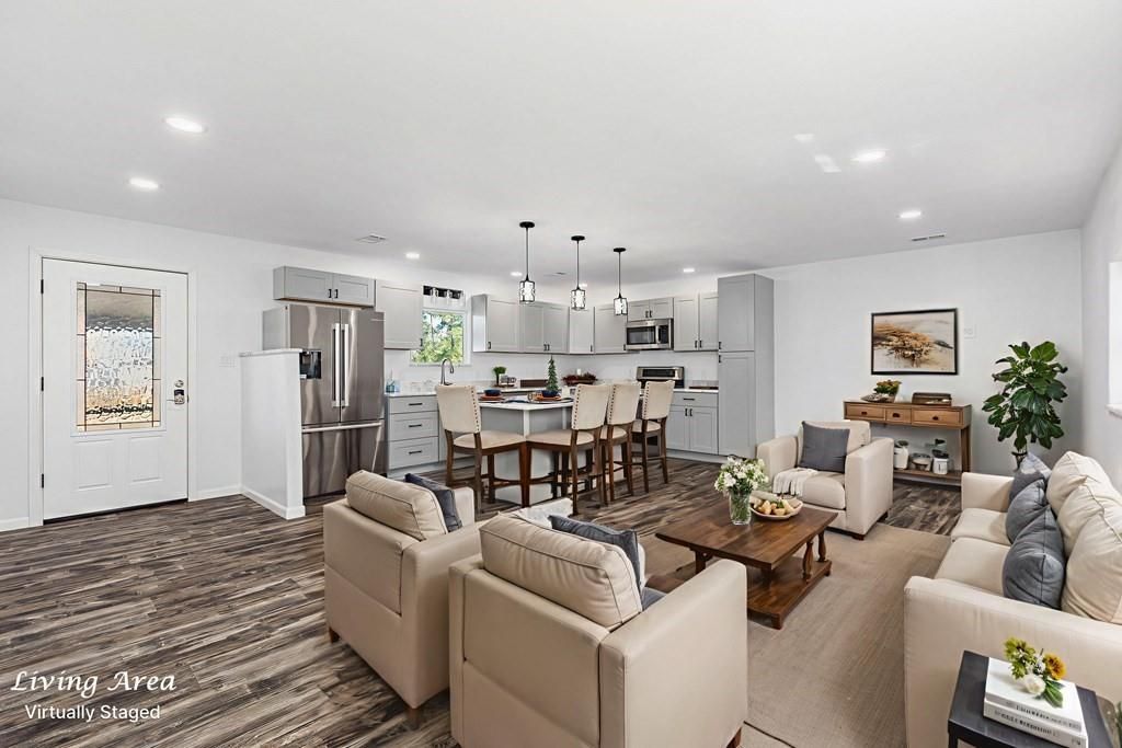 195 Lakeside Drive, Zavalla, TX 75980