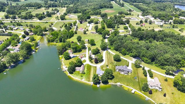 213 Willow Court, Kendallville, IN 46755