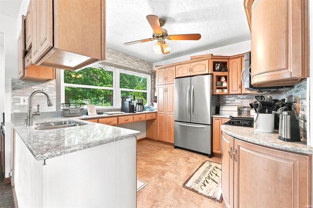 213 Willow Court, Kendallville, IN 46755