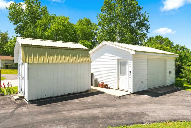 213 Willow Court, Kendallville, IN 46755