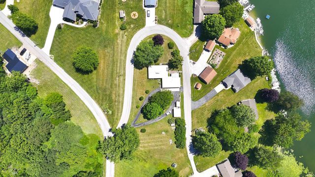 213 Willow Court, Kendallville, IN 46755