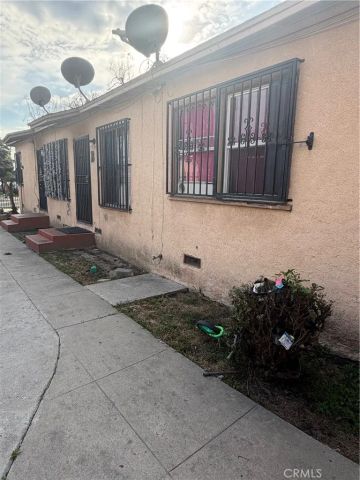 1631 E Saunders, Compton, CA 90221