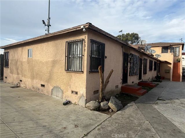 1631 E Saunders, Compton, CA 90221