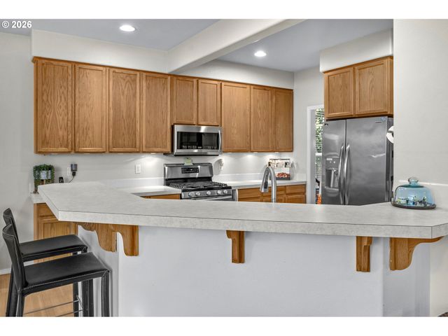 6374 Ne MARINA Ct, Hillsboro, OR 97124