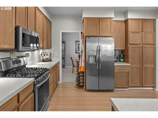 6374 Ne MARINA Ct, Hillsboro, OR 97124