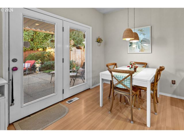 6374 Ne MARINA Ct, Hillsboro, OR 97124