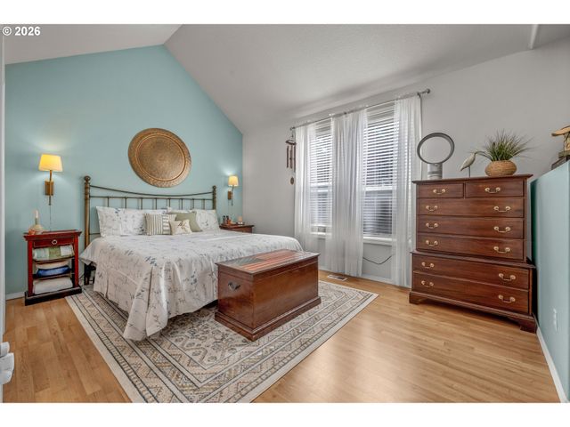 6374 Ne MARINA Ct, Hillsboro, OR 97124