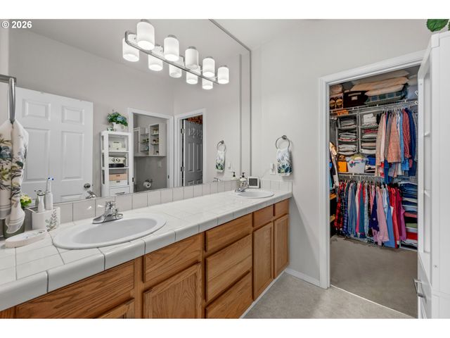 6374 Ne MARINA Ct, Hillsboro, OR 97124