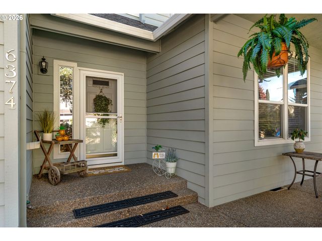 6374 Ne MARINA Ct, Hillsboro, OR 97124