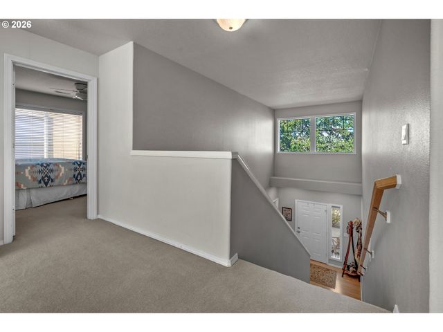 6374 Ne MARINA Ct, Hillsboro, OR 97124