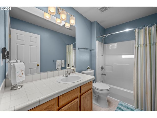 6374 Ne MARINA Ct, Hillsboro, OR 97124