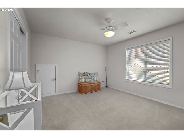 6374 Ne MARINA Ct, Hillsboro, OR 97124