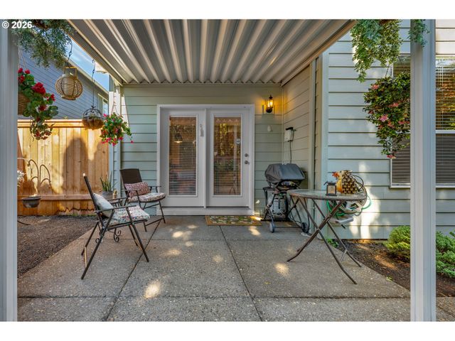 6374 Ne MARINA Ct, Hillsboro, OR 97124