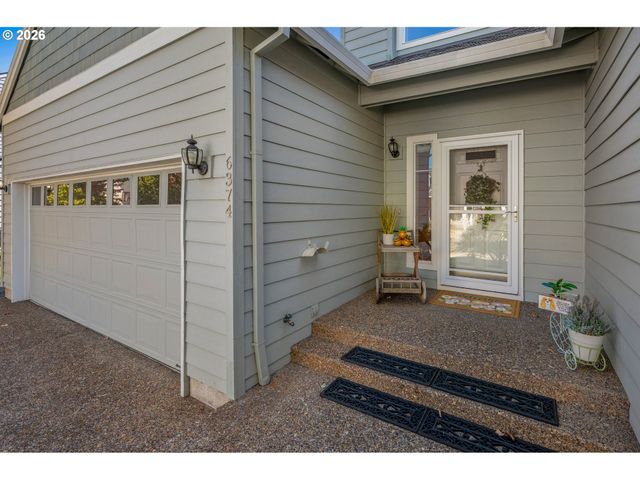 6374 Ne MARINA Ct, Hillsboro, OR 97124