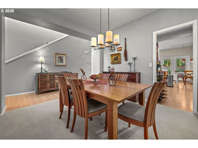 6374 Ne MARINA Ct, Hillsboro, OR 97124