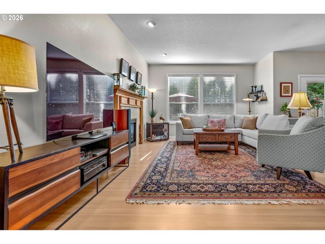 6374 Ne MARINA Ct, Hillsboro, OR 97124