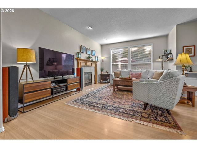 6374 Ne MARINA Ct, Hillsboro, OR 97124