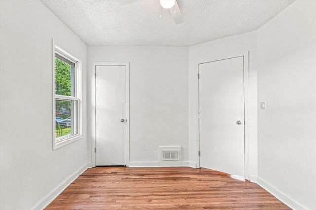 285 Hazelwood Street, Saint Paul, MN 55106