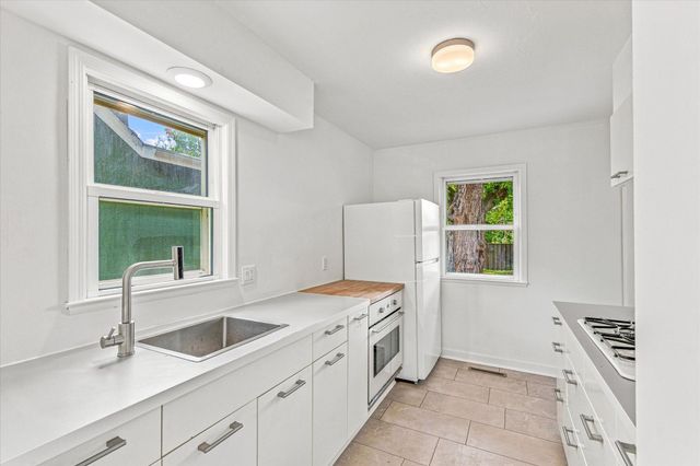 285 Hazelwood Street, Saint Paul, MN 55106