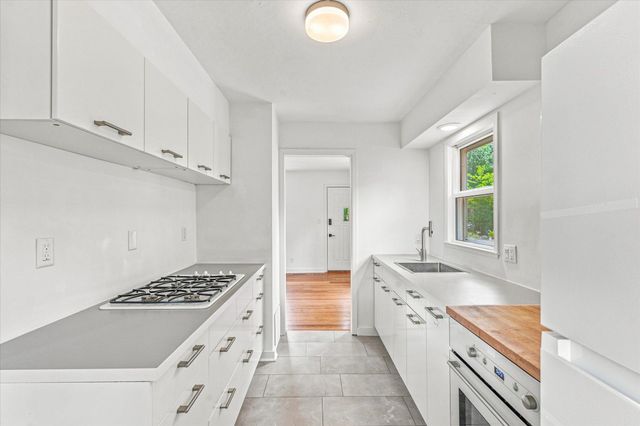 285 Hazelwood Street, Saint Paul, MN 55106