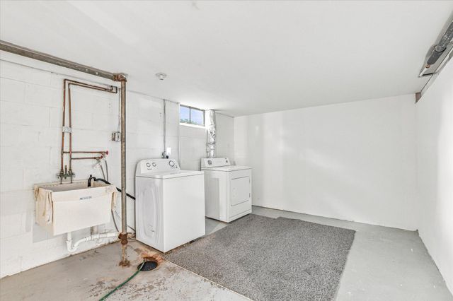 285 Hazelwood Street, Saint Paul, MN 55106