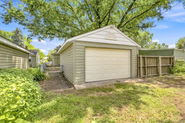 285 Hazelwood Street, Saint Paul, MN 55106