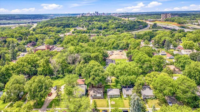 285 Hazelwood Street, Saint Paul, MN 55106