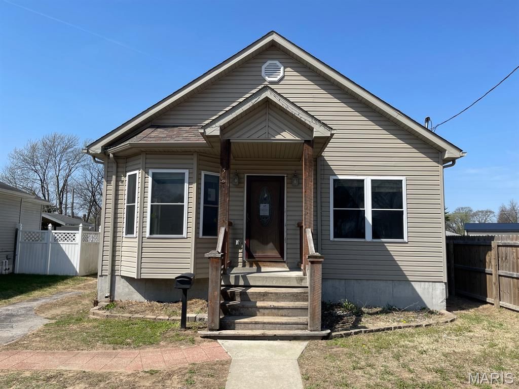 560 Prospect Street, Wood River, IL 62095
