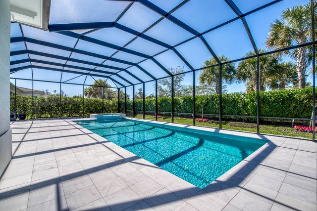 9364 Coral Isles Circle, Palm Beach Gardens, FL 33412