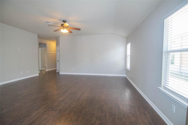 504 Comal RUN, Hutto, TX 78634