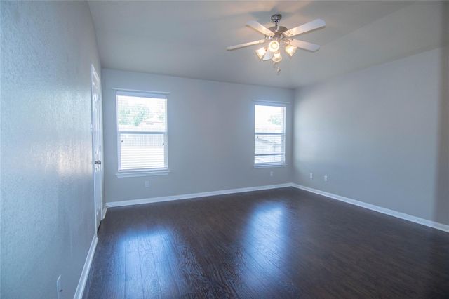 504 Comal RUN, Hutto, TX 78634