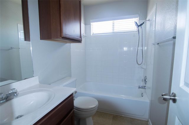 504 Comal RUN, Hutto, TX 78634