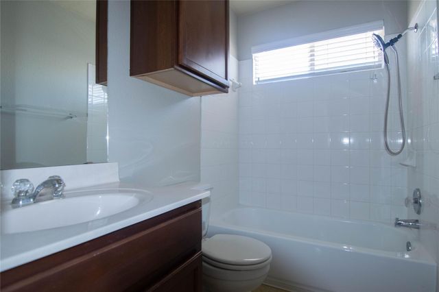 504 Comal RUN, Hutto, TX 78634