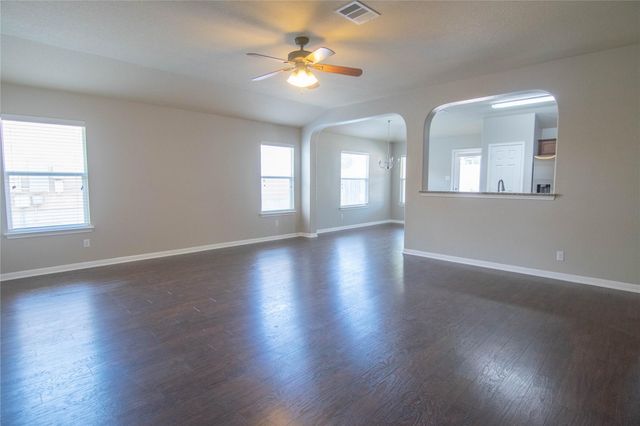 504 Comal RUN, Hutto, TX 78634