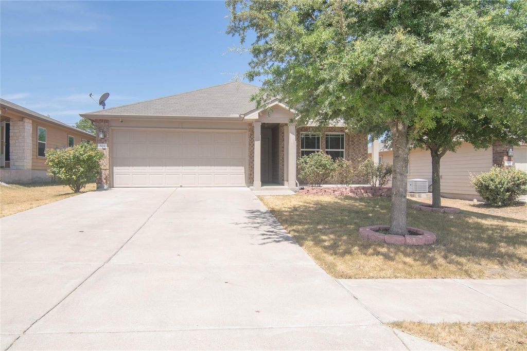 504 Comal RUN, Hutto, TX 78634