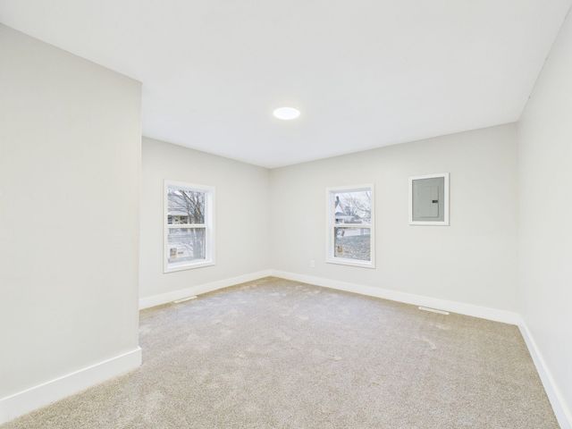 801 E 4th St, Wellington, KS 67152