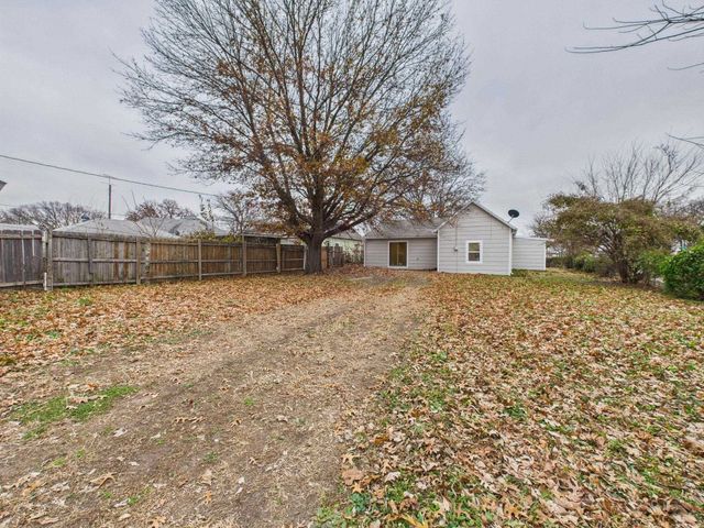 801 E 4th St, Wellington, KS 67152