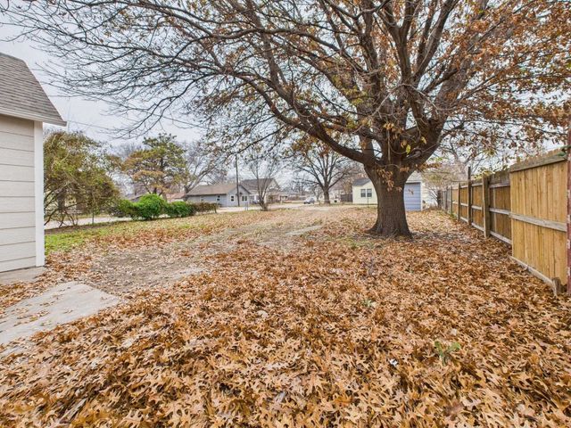 801 E 4th St, Wellington, KS 67152