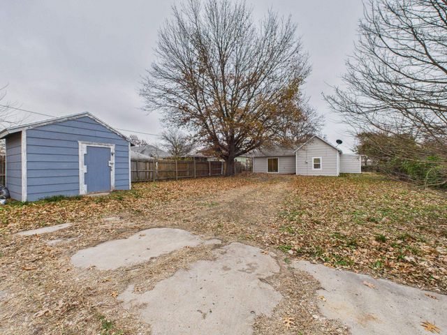 801 E 4th St, Wellington, KS 67152