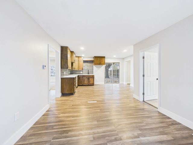 801 E 4th St, Wellington, KS 67152