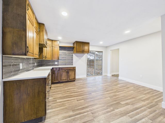 801 E 4th St, Wellington, KS 67152